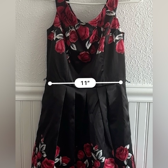 White House Black Market Red & Black Floral Dress | Wedding | Party | NWT - Picture 5 of 8